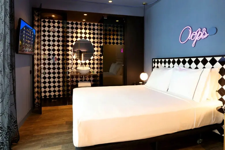 Basic Double Axel room (full double bed)