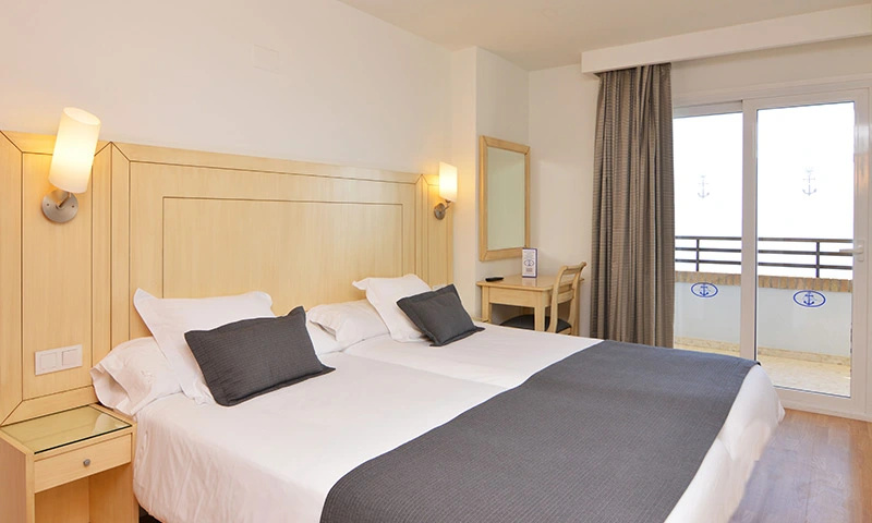 Captain Double Junior Suite (twin beds)