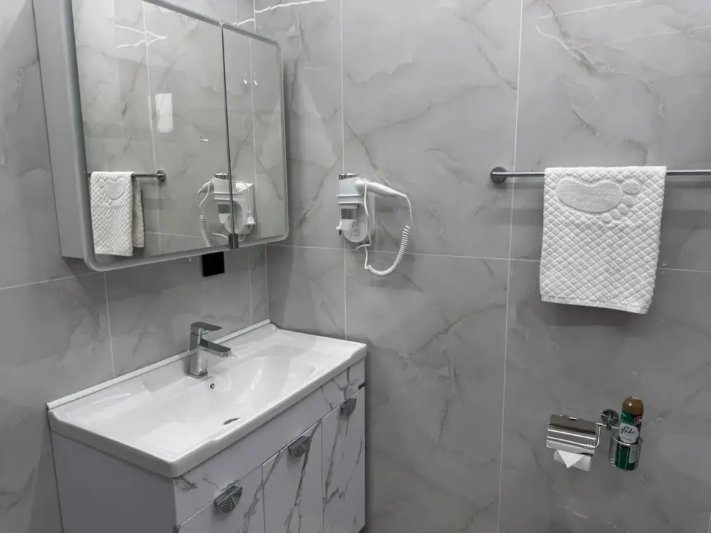 Kausar. Hotel - Chambres