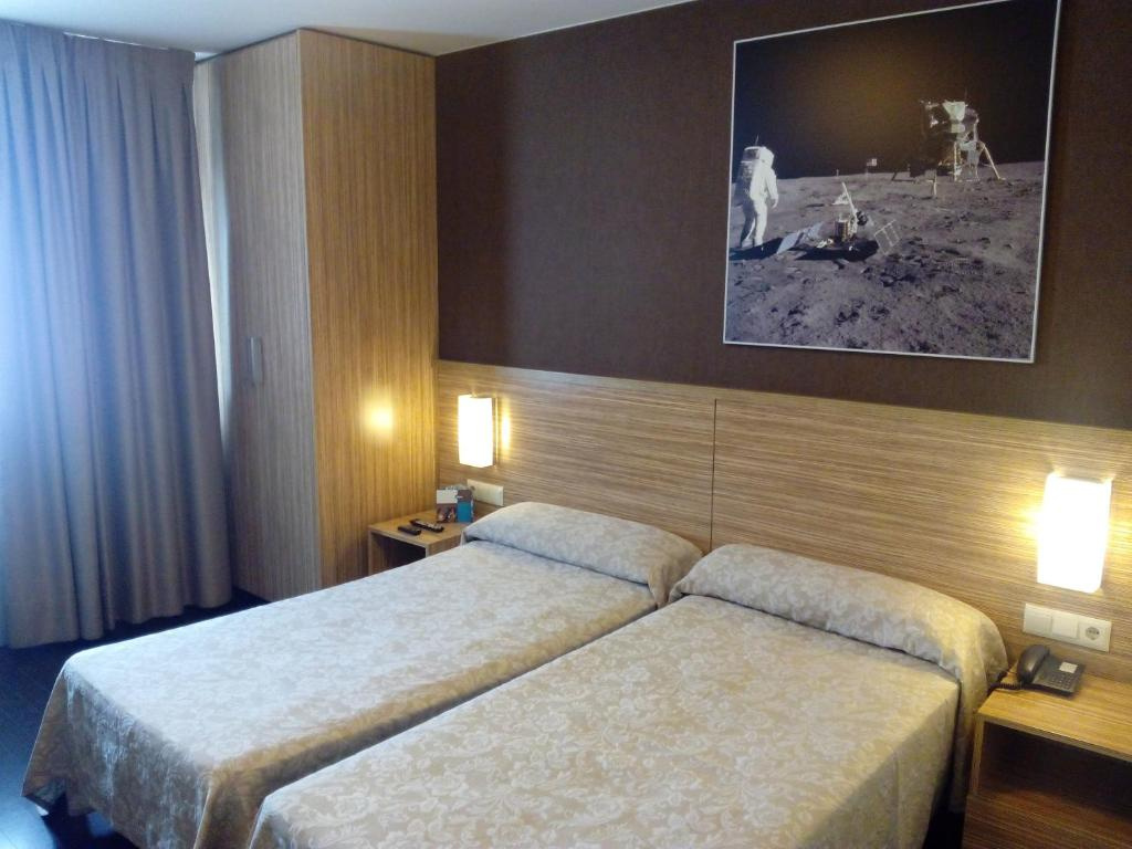Standard Double room with balcony (full double bed)