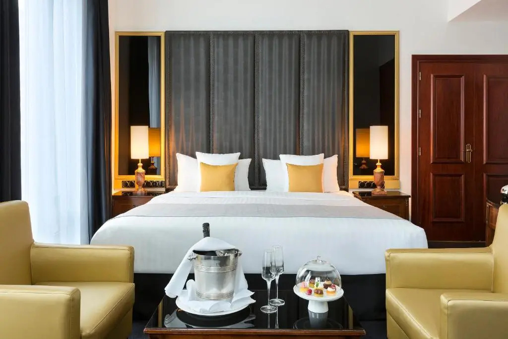 Grand Double Suite (full double bed)