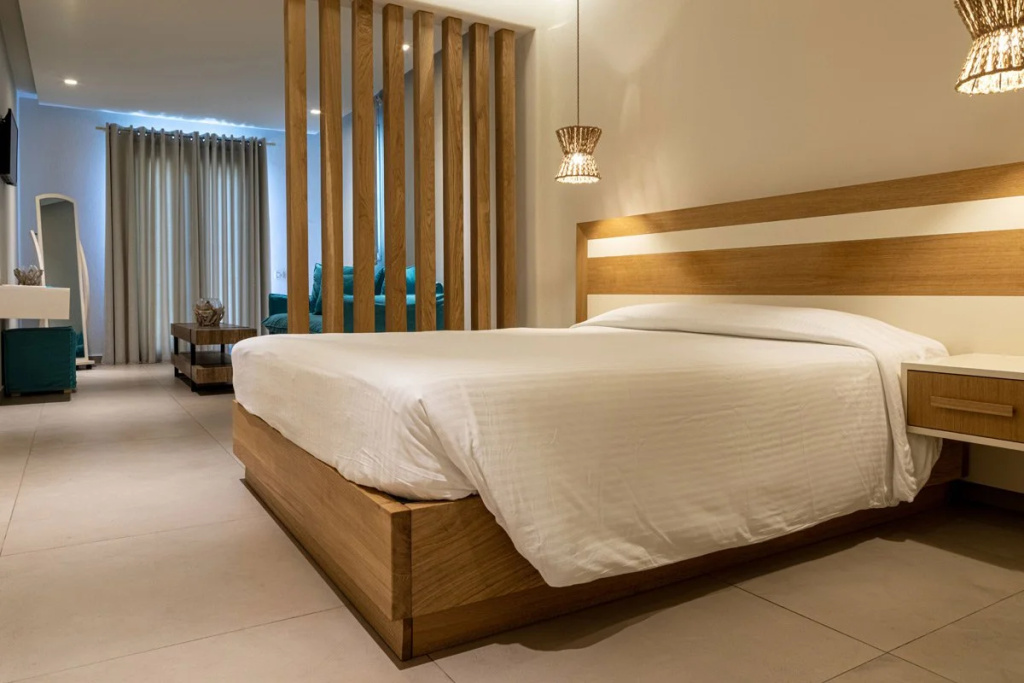 Superior Double Suite with garden view (full double bed)