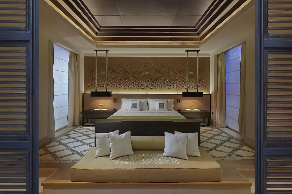 4 Bedrooms Grand Villa