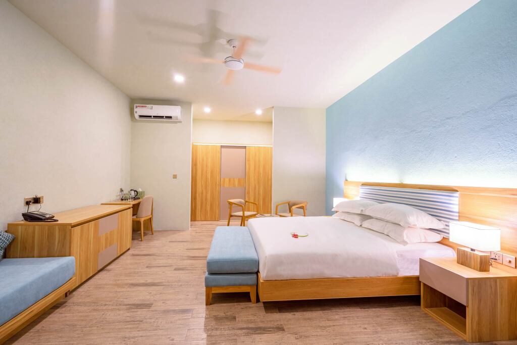 Rahaa Resort