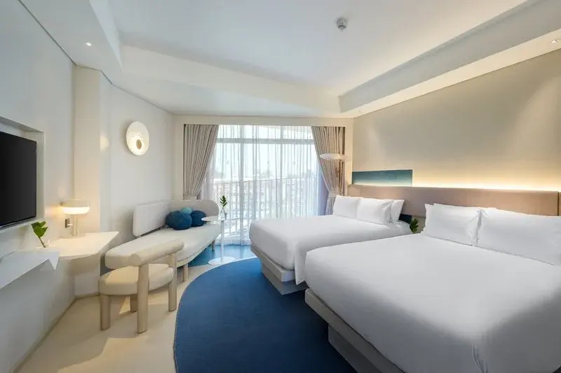 Superior Quadruple room with city view