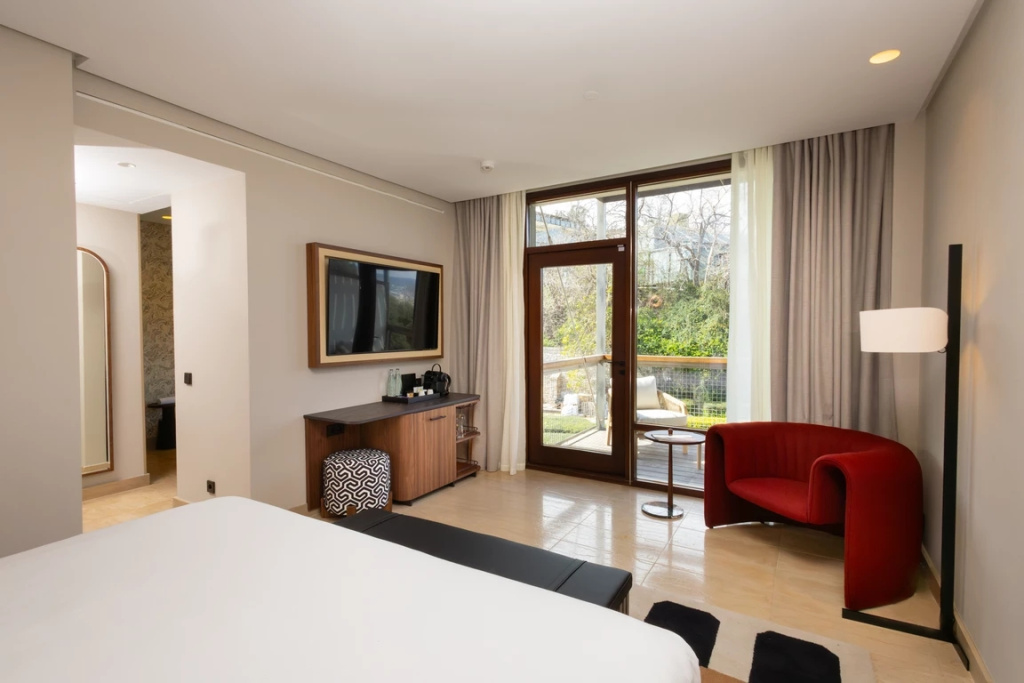 Executive Double room (full double bed)
