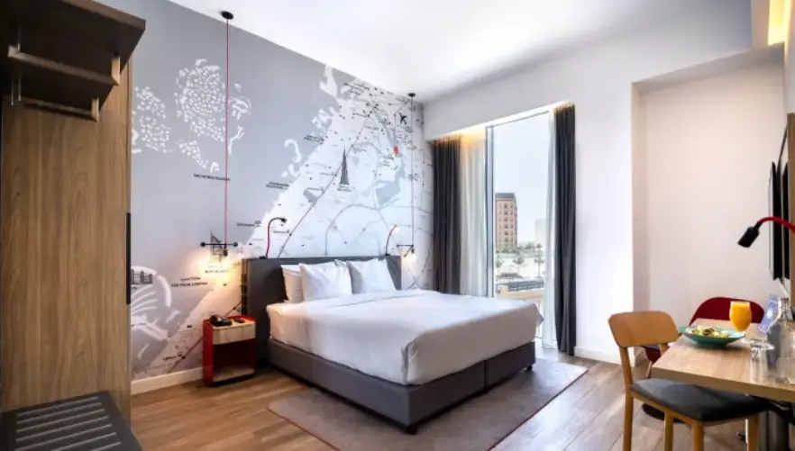 Executive Accessible Double room with canal view (full double bed)