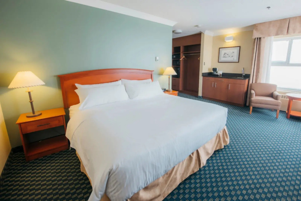 Deluxe Double room with bay view (full double bed)