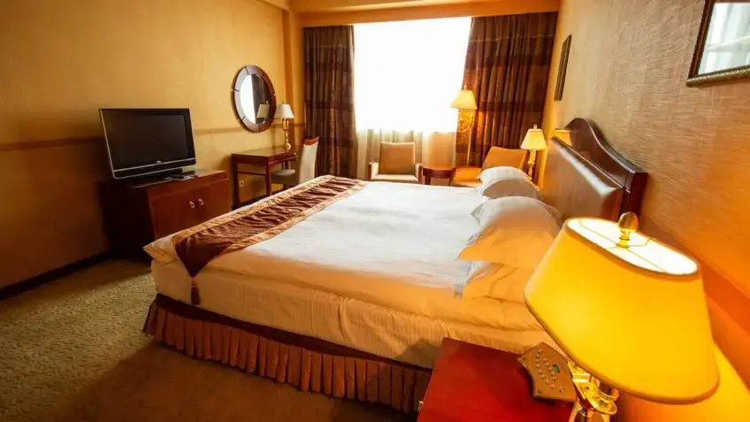 Corner Double Suite (full double bed)