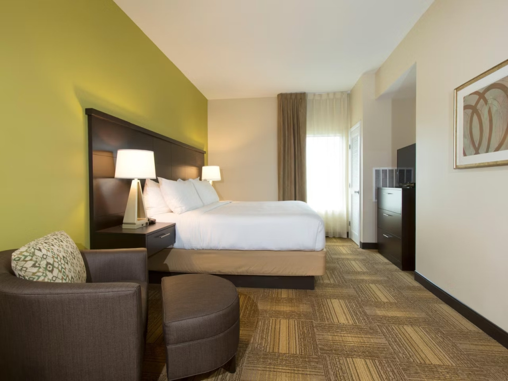 Staybridge Suites Orlando at SeaWorld by IHG - Chambres