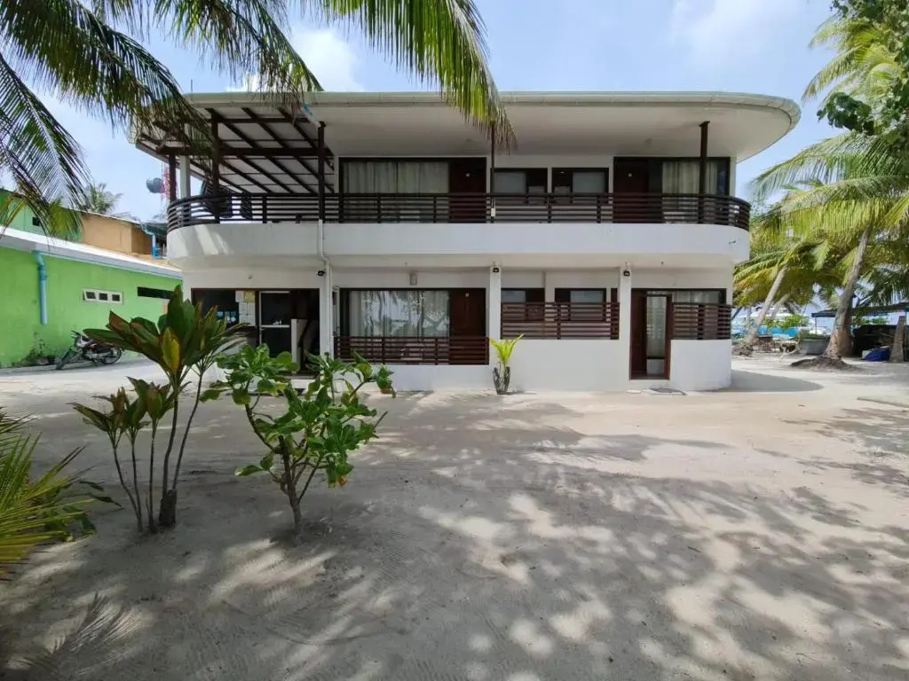 Liberty Guest House Maldives — фото