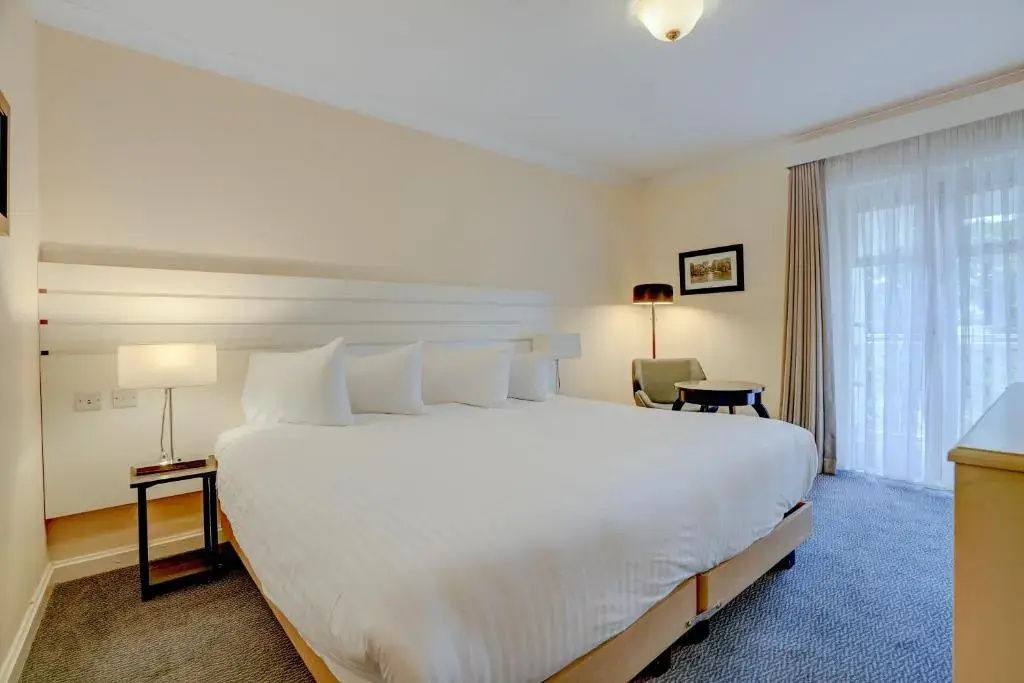 Sunday London Staines-upon-Thames Heathrow T5 - Chambres