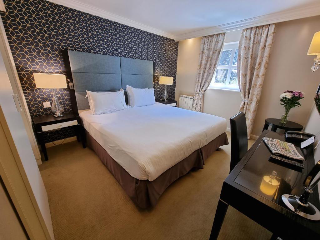 Number Four at Stow - Hotel & Restaurant by null