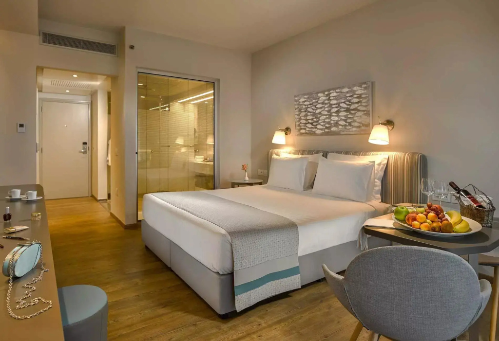 Imperial Double room Marina View (full double bed)