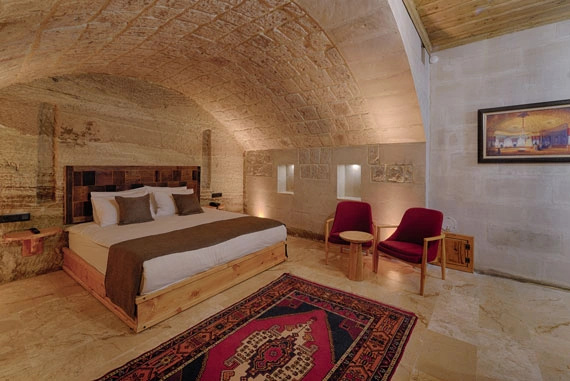 Cave Double Suite (full double bed)