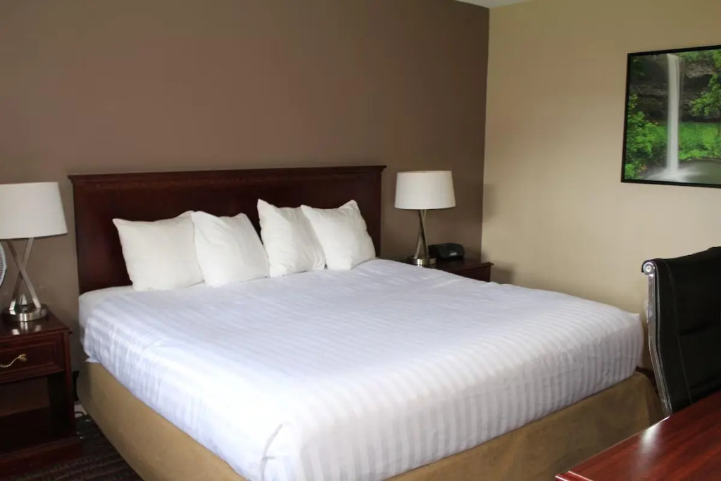 Ramada by Wyndham Campbell River - Chambres