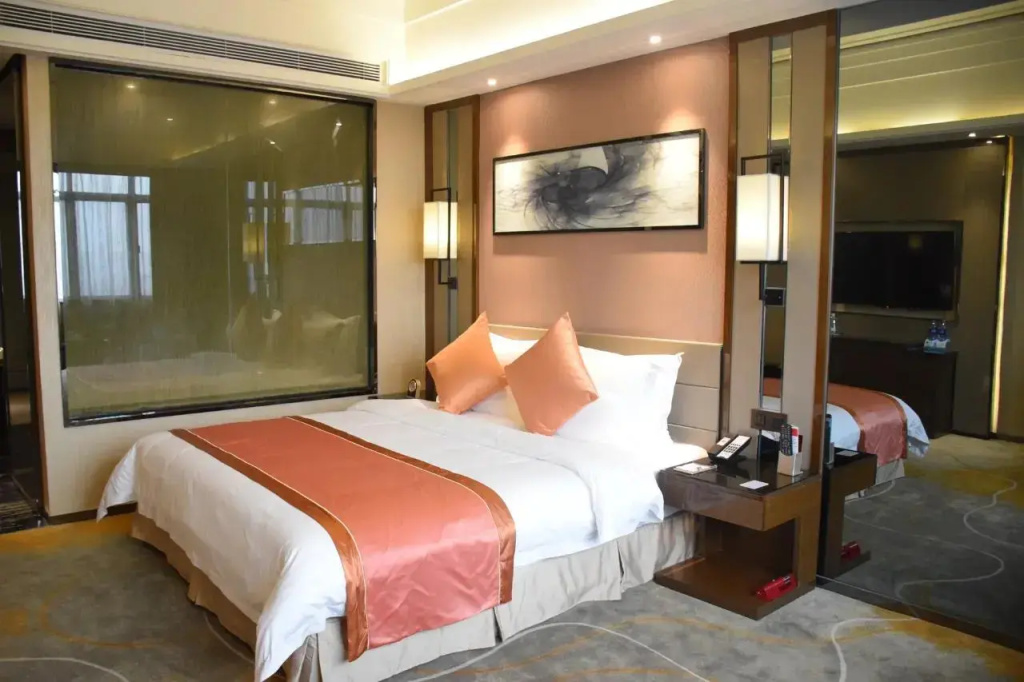 Executive Double Suite full double bed