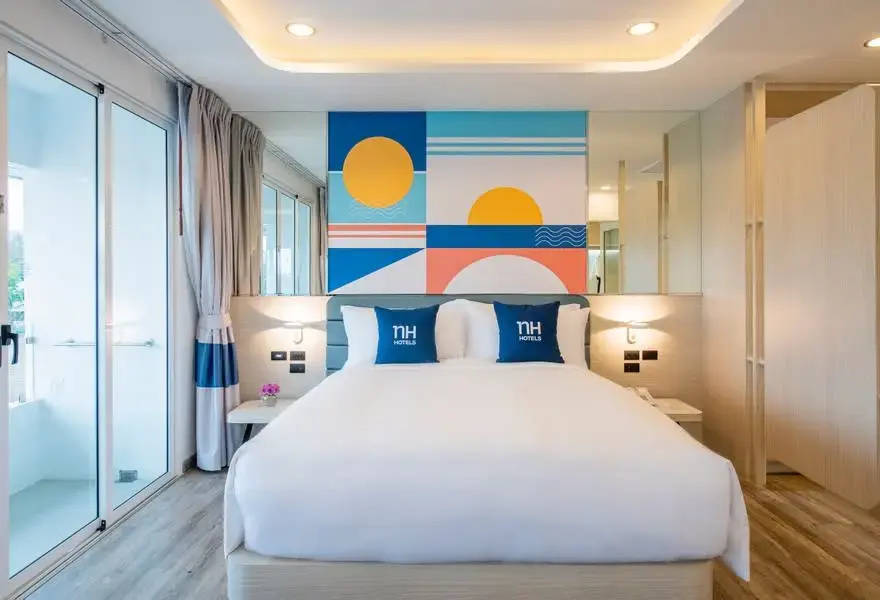 Lagoon Double Suite (full double bed)