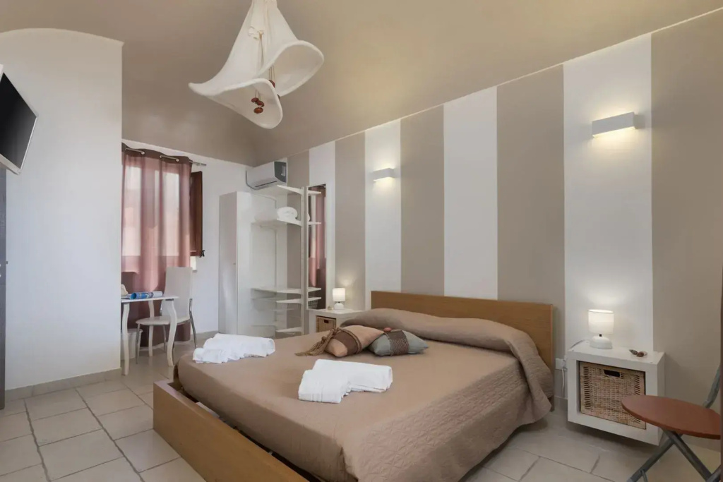 Superior Double room (full double bed)