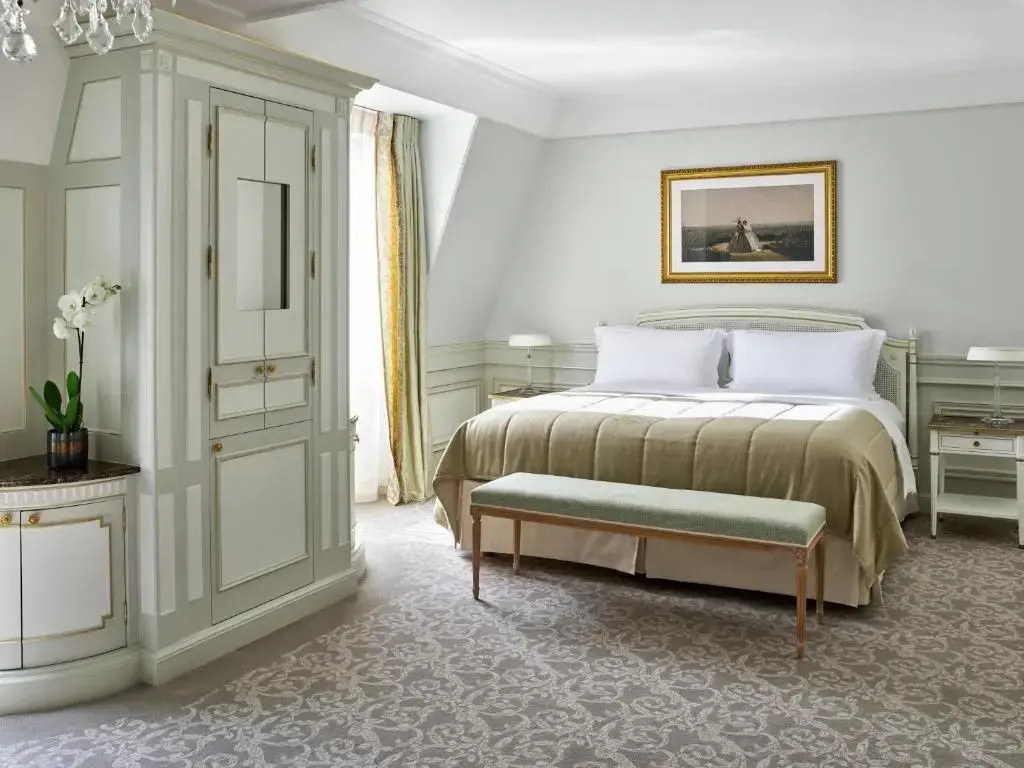 Deluxe Double Junior Suite (full double bed)
