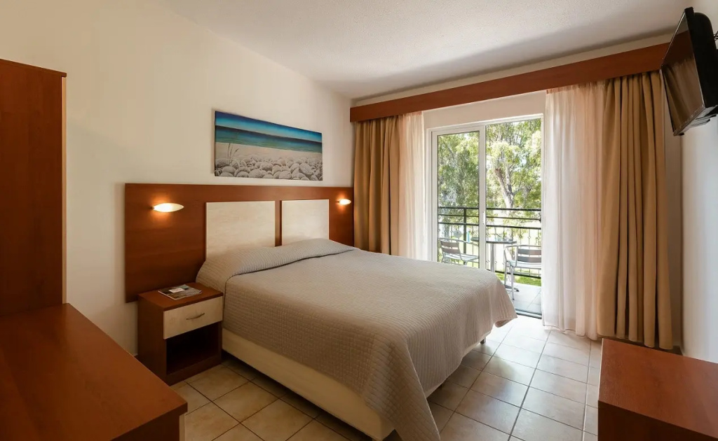Quadruple room with garden view