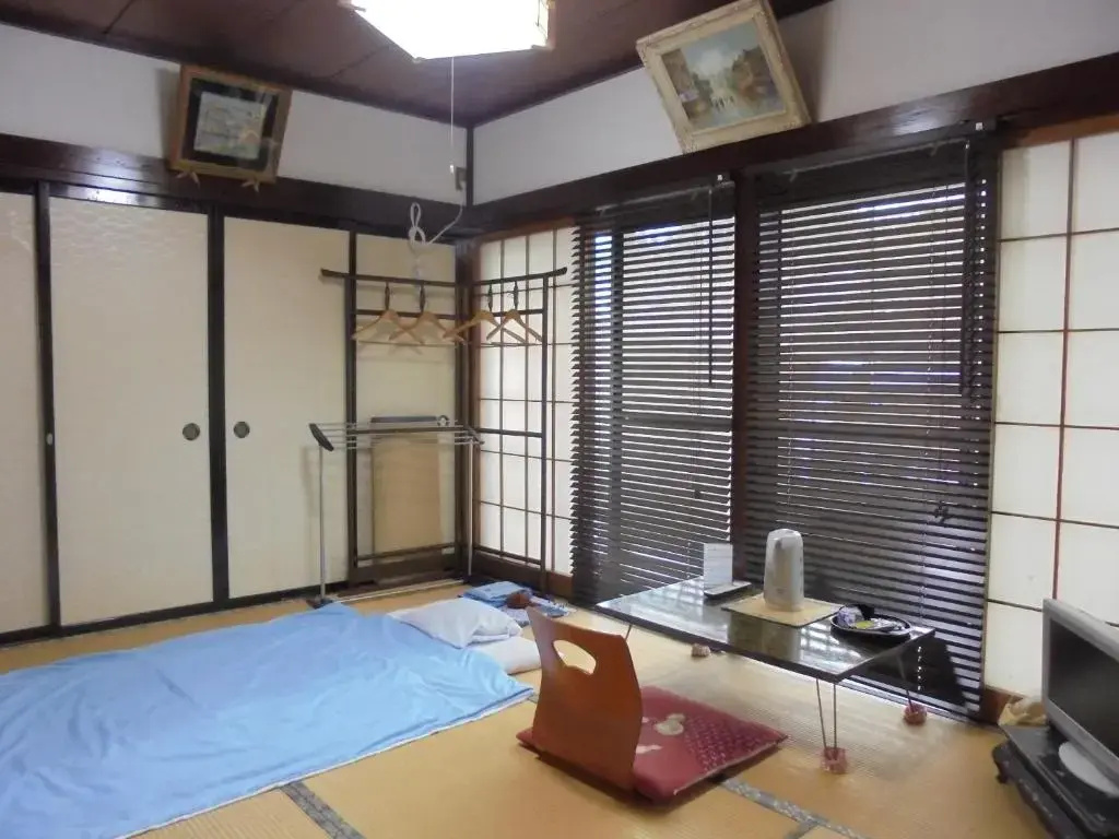 Economy Double room (twin beds)