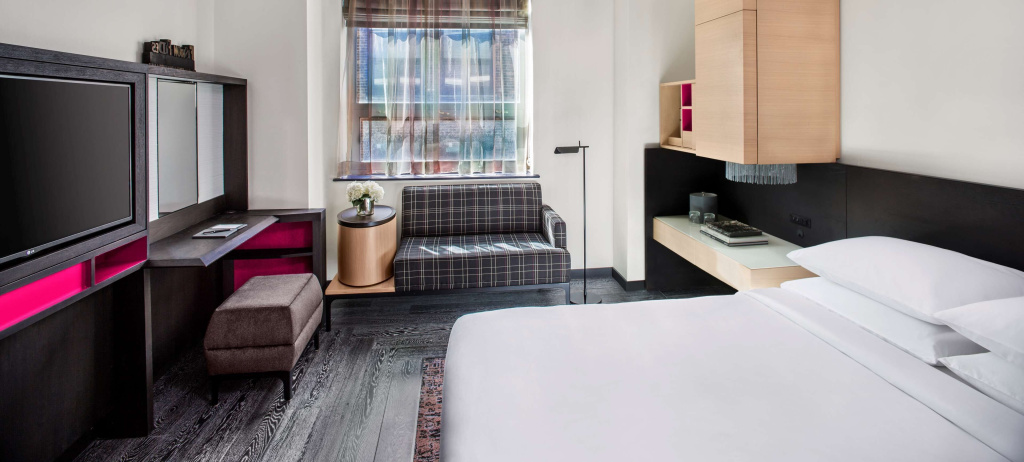 Empire Double Suite full double bed