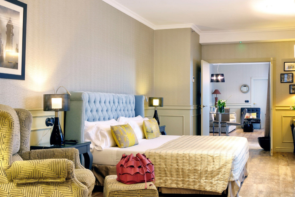Tibidabo Double Suite (full double bed)