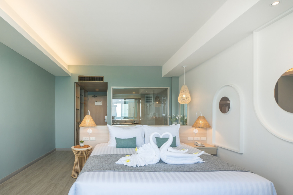 Premium Double room oceanfront (full double bed)