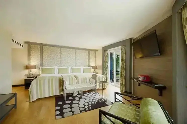 Executive Family Double Suite (twin beds)