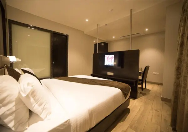Double Suite (full double bed)