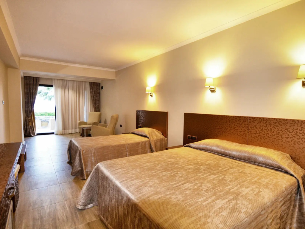 Deluxe Garden Double room (full double bed)