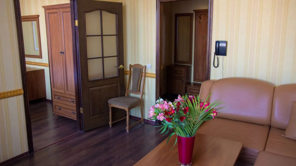 Double Junior Suite (full double bed)