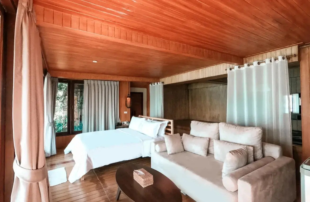 2 Bedrooms Jacuzzi Family Quadruple Suite with ocean view