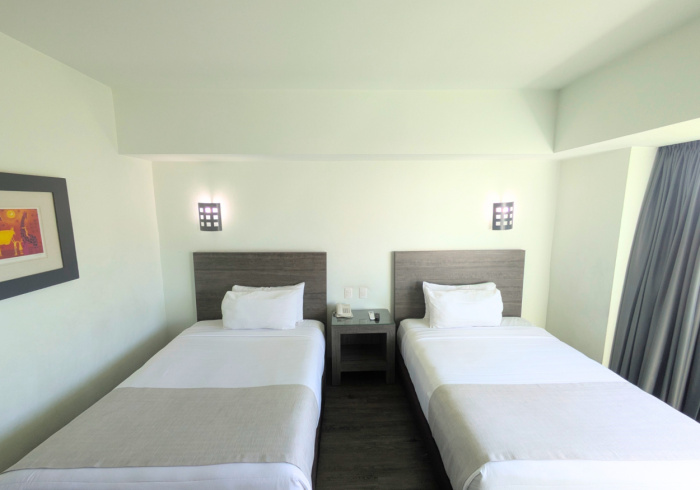 Quadruple room with street view