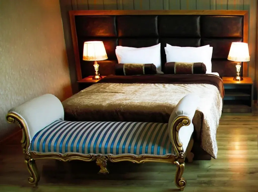 Double Suite (full double bed)