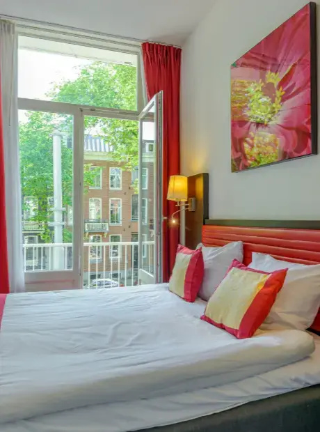 Double room with balcony (full double bed)