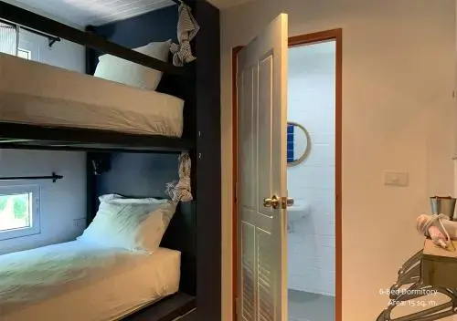 Sixers Sextuple room