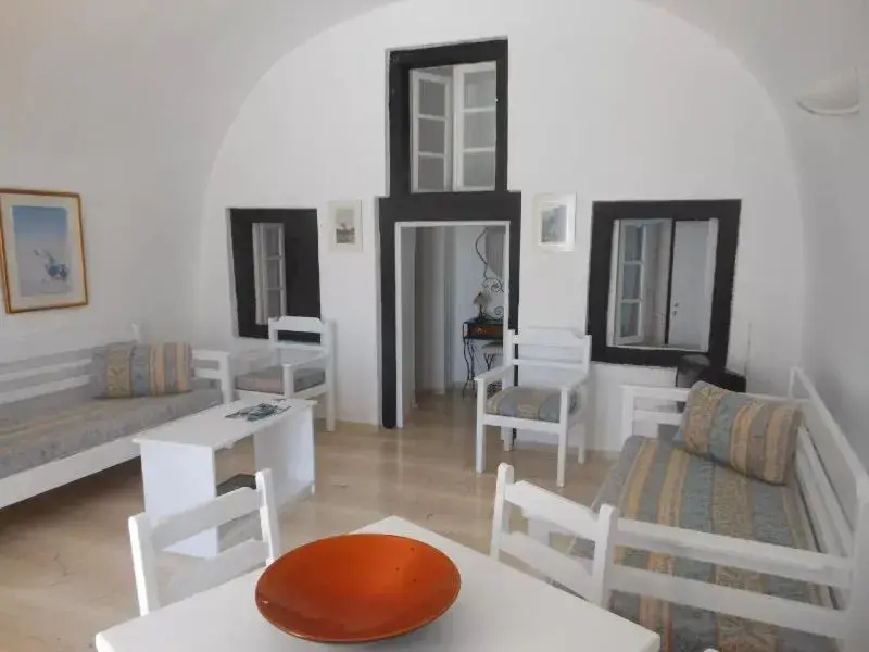 By the Pool Double Apartment (full double bed)