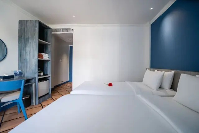 Superior Double room with city view (full double bed)