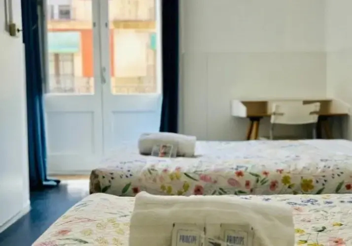 Double room with balcony (twin beds)