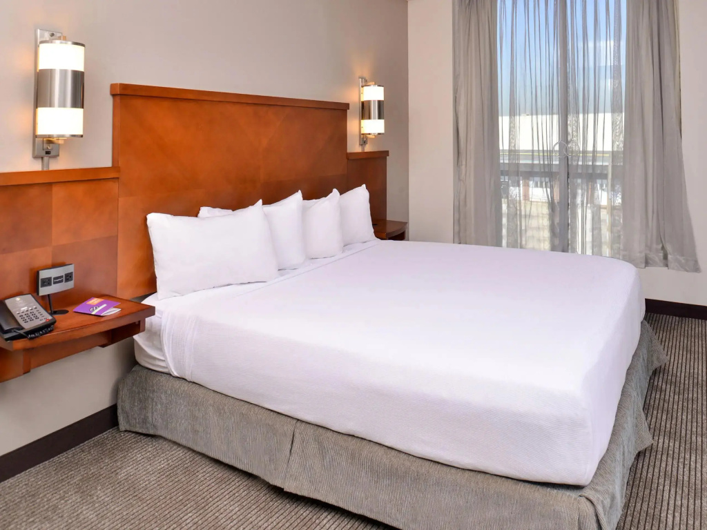 Hyatt Place Garden City - Chambres