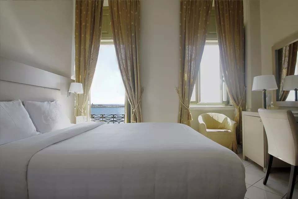 Deluxe Double room (full double bed)