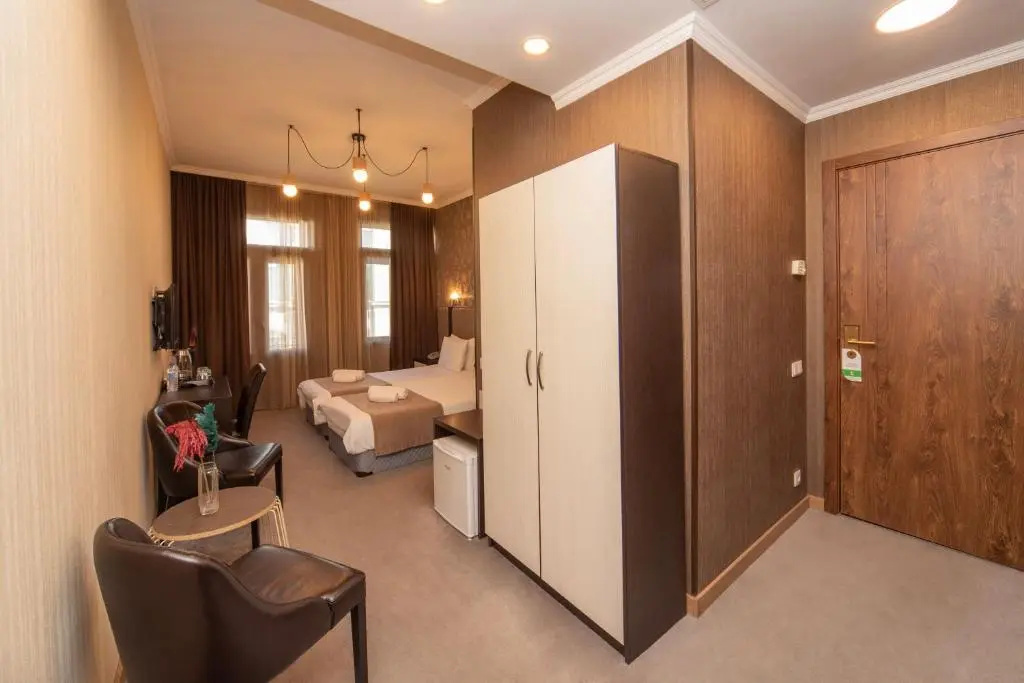 Double room with balcony (full double bed)