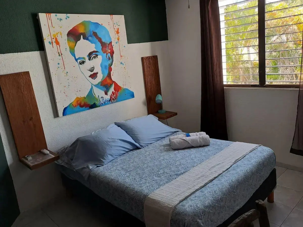 Deluxe Double room (full double bed)