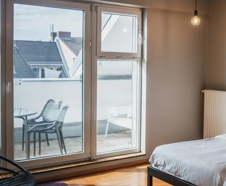 2 Bedrooms Big Top Apartment