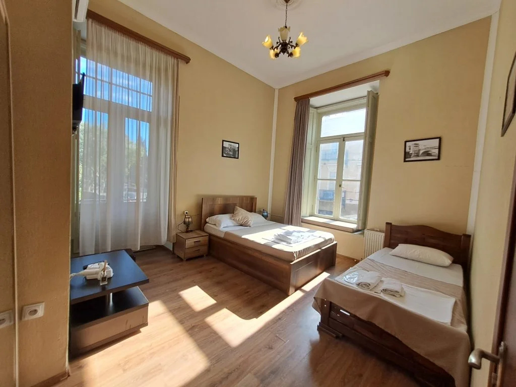 Standard Double room with balcony (full double bed)