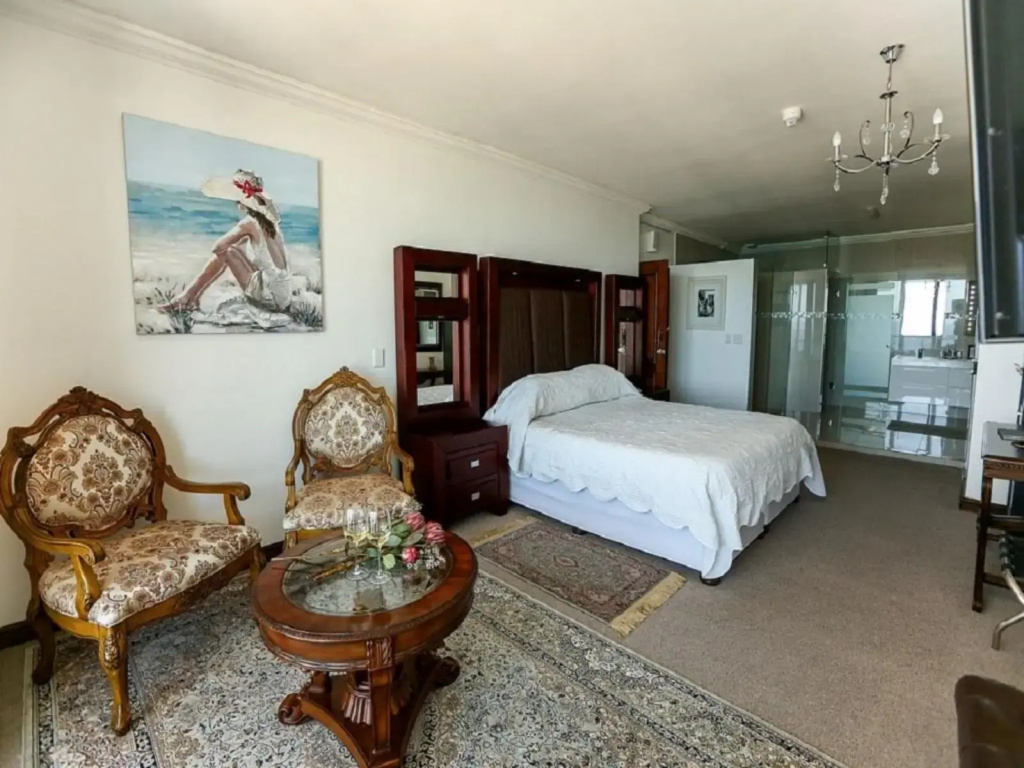 Luxury Double Platinum Penthouse (full double bed)