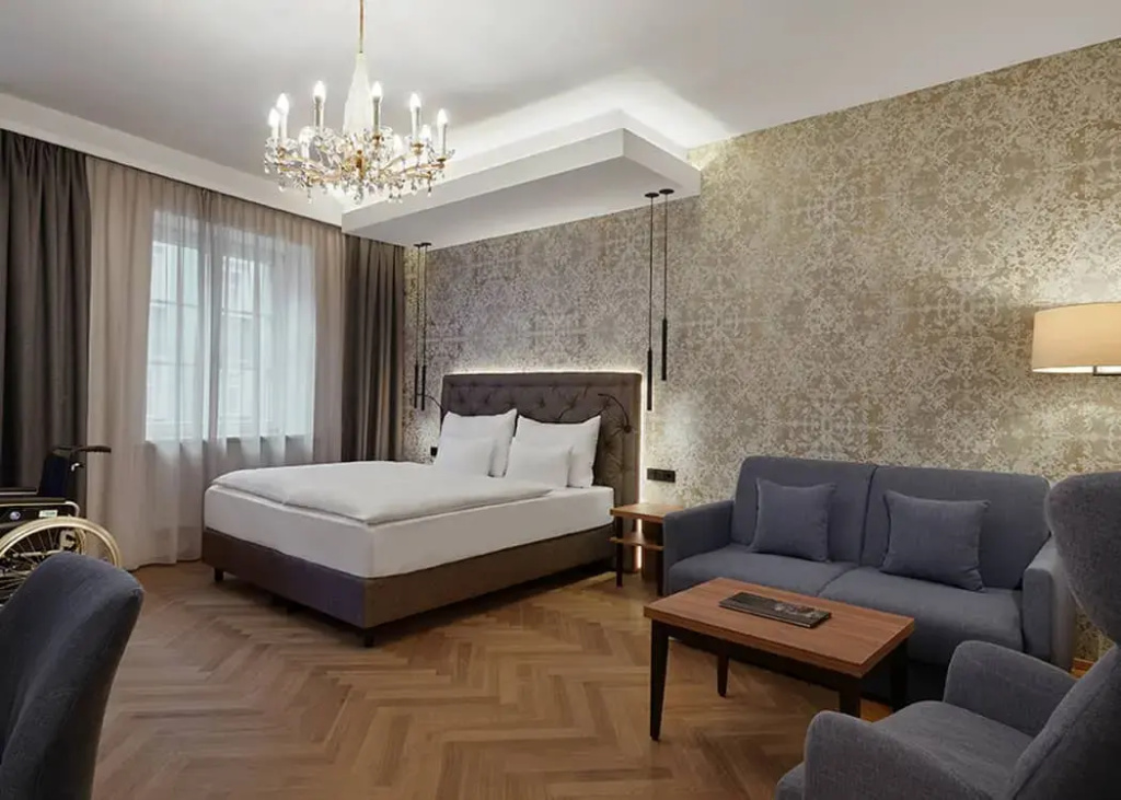 Hotel Schwarzer Adler - Chambres