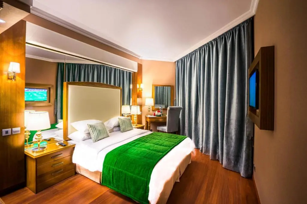 Deluxe Double room (full double bed)